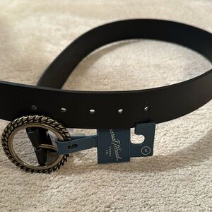 Universal Thread Goods Co. black PU bonded leather belt medium and small